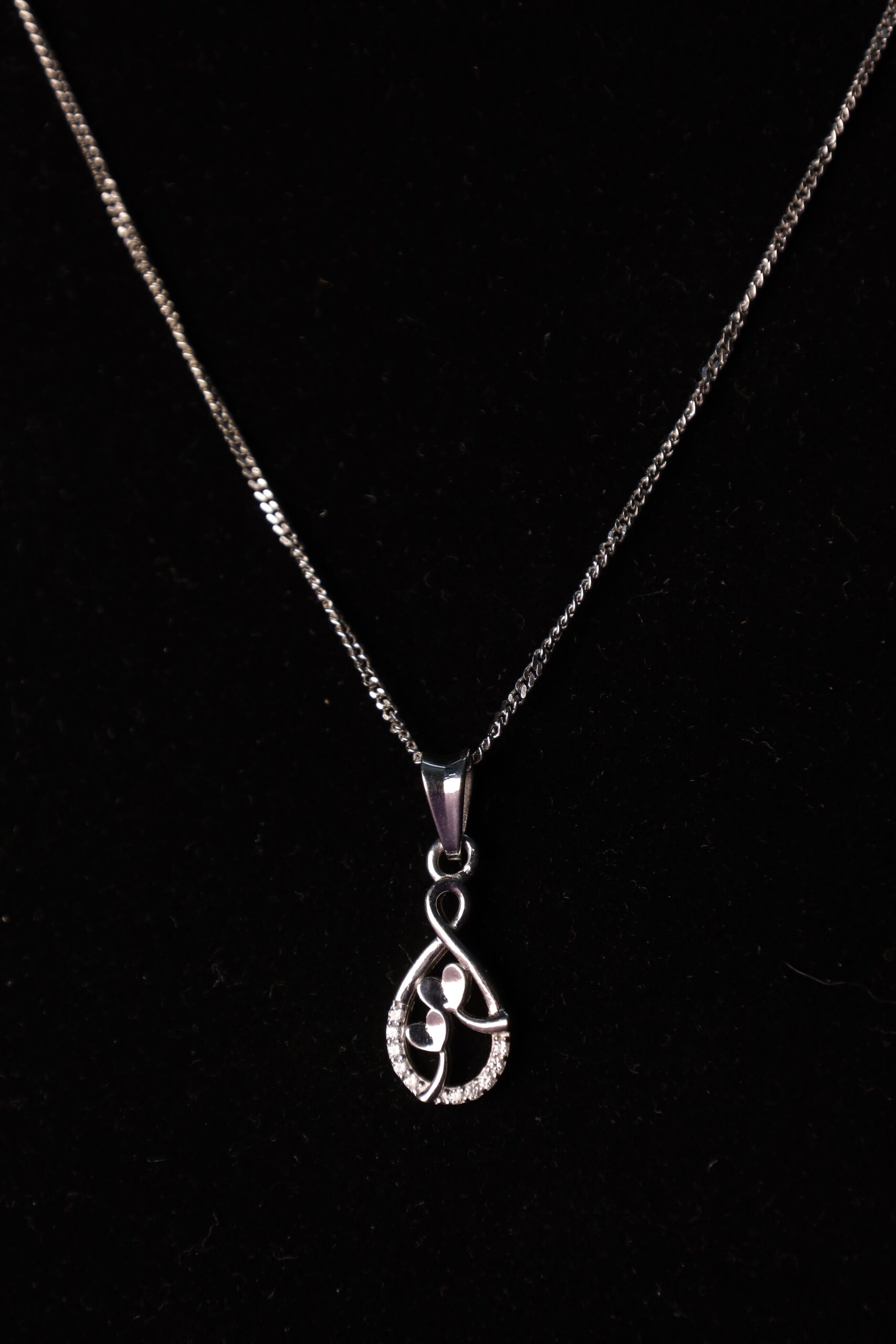 Zilvern Minimal Bar Silver Necklace - Image 3