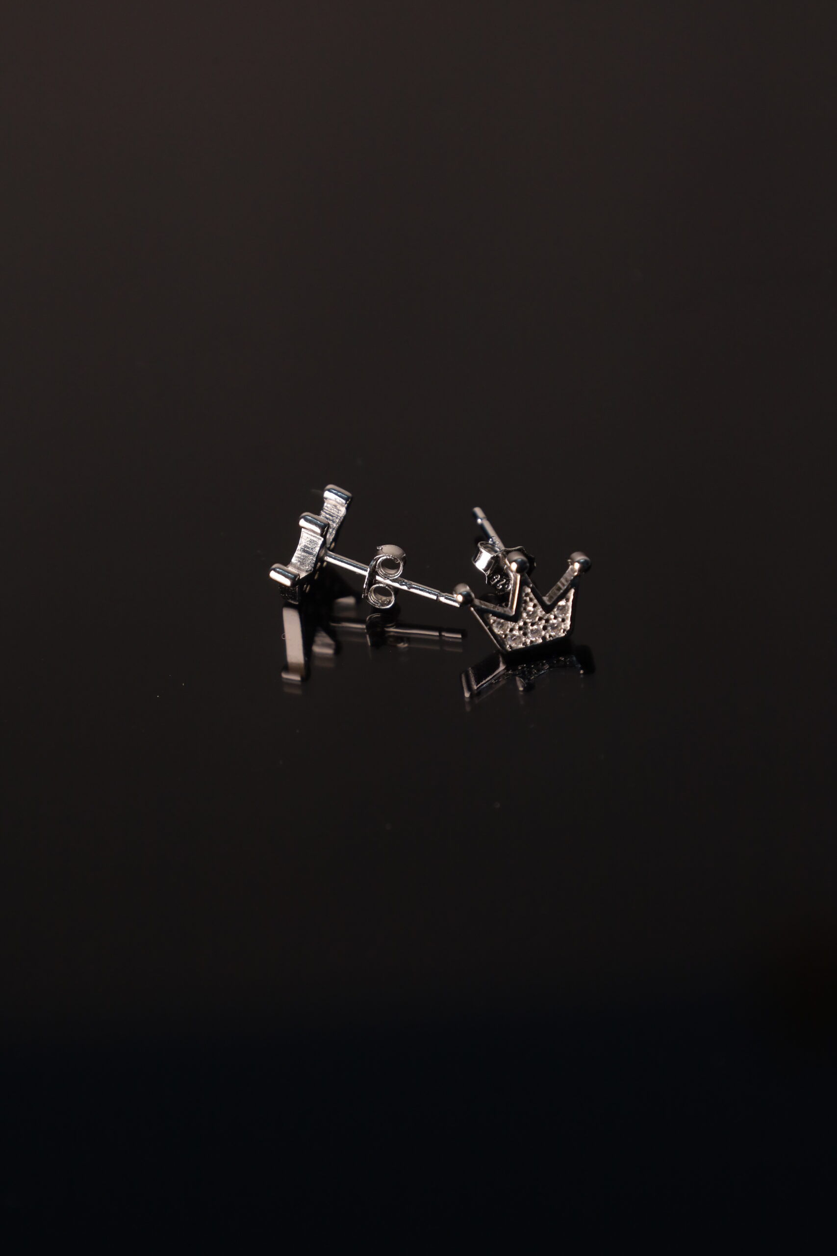 Zilvern Pearl Drop Silver Earrings - Image 5