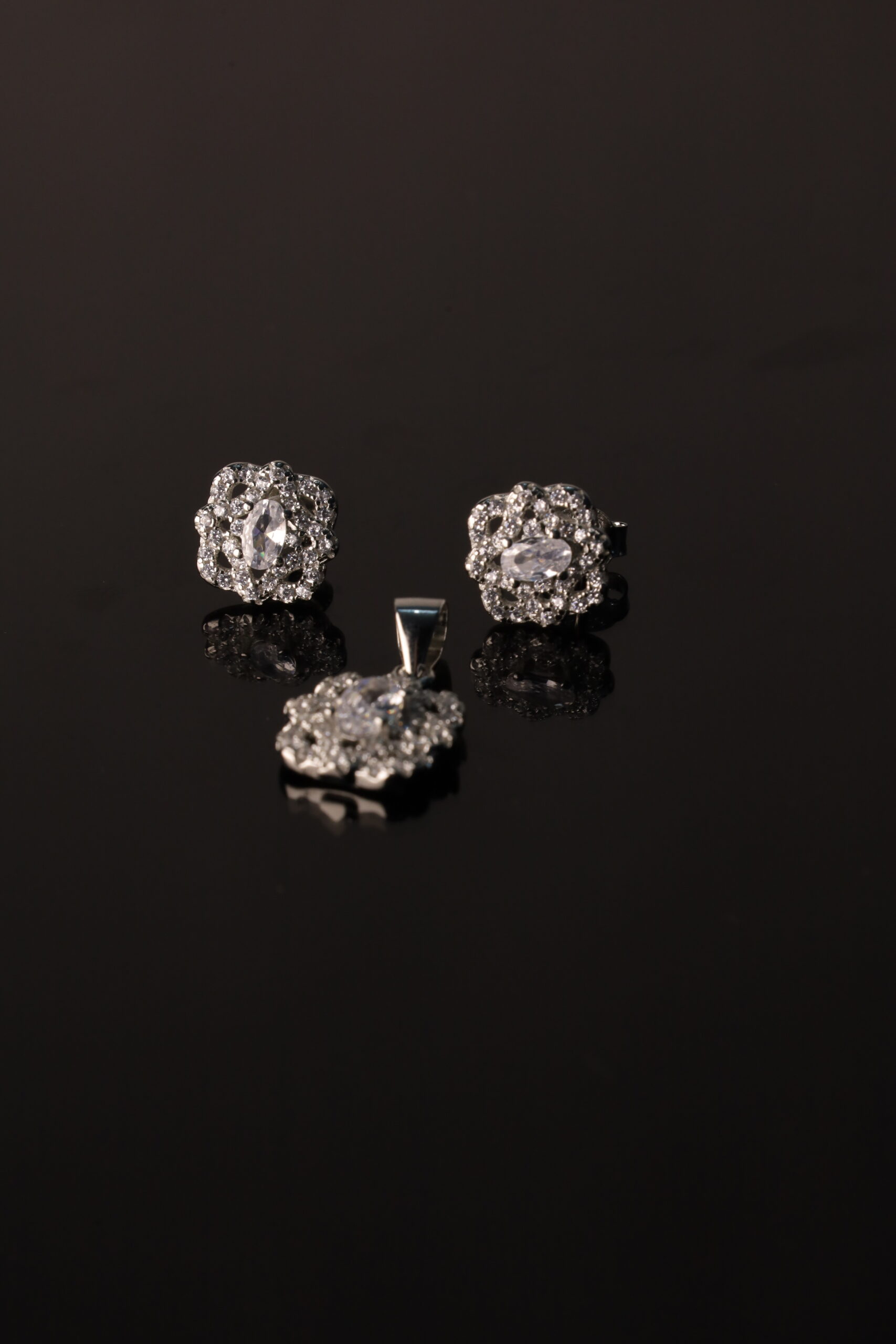 Zilvern Classic Silver Pendant & Stud Set - Image 3