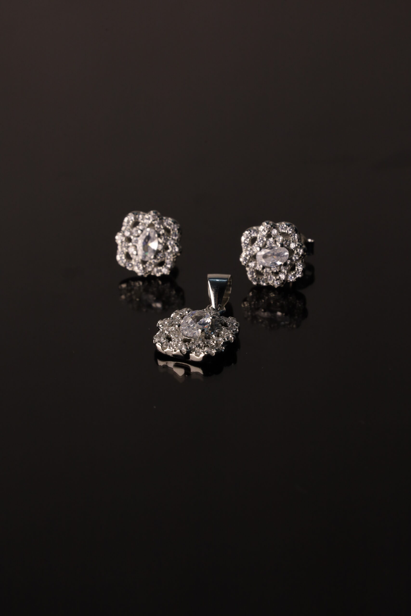 Zilvern Classic Silver Pendant & Stud Set - Image 4