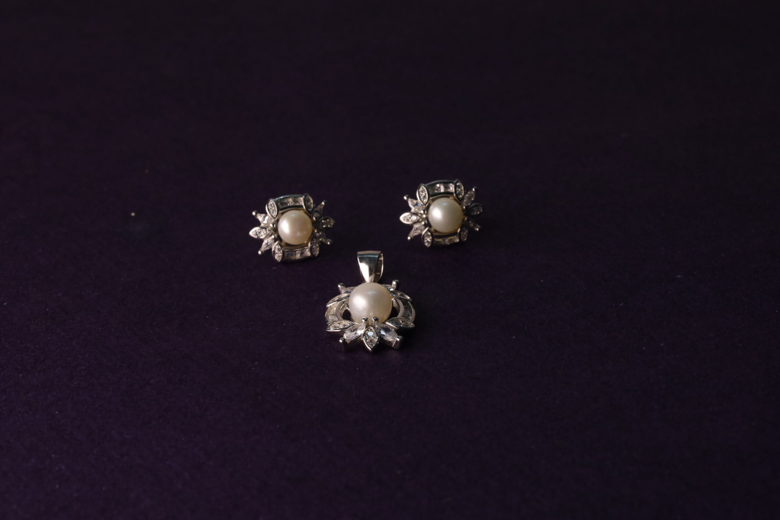 Zilvern Heart Love Pendant & Earring Set