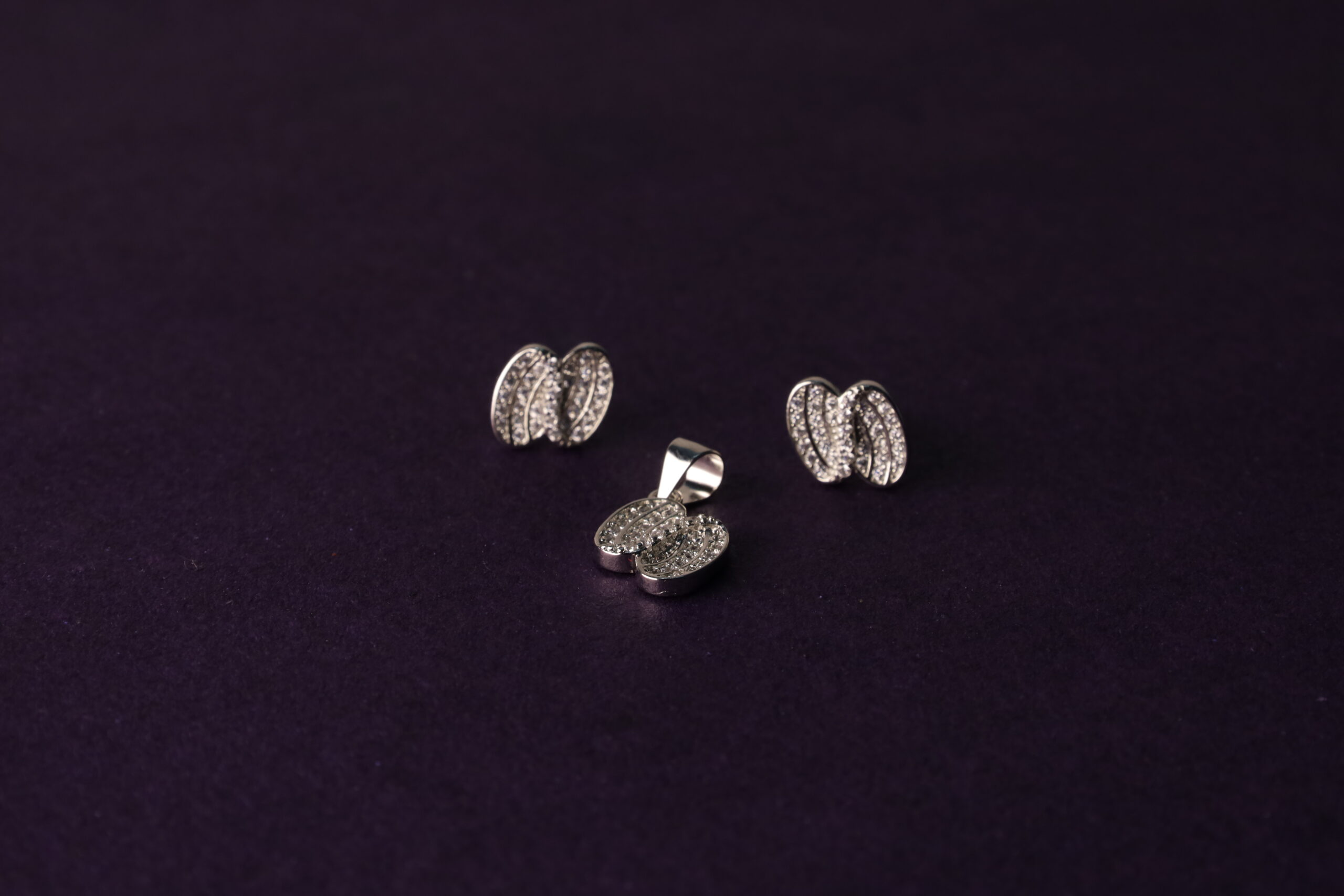 Zilvern Traditional Silver Pendant & Earring Set