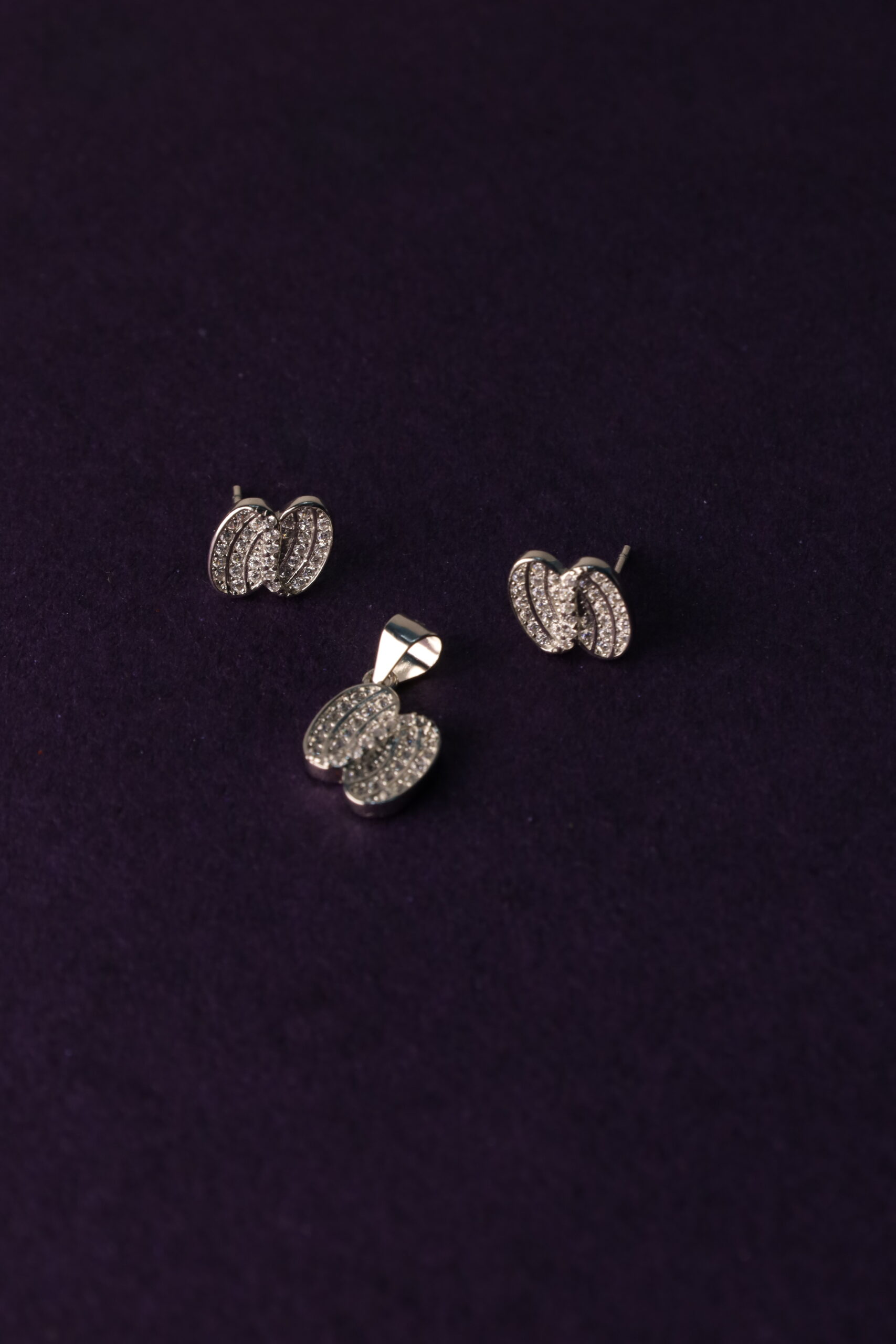 Zilvern Traditional Silver Pendant & Earring Set - Image 3