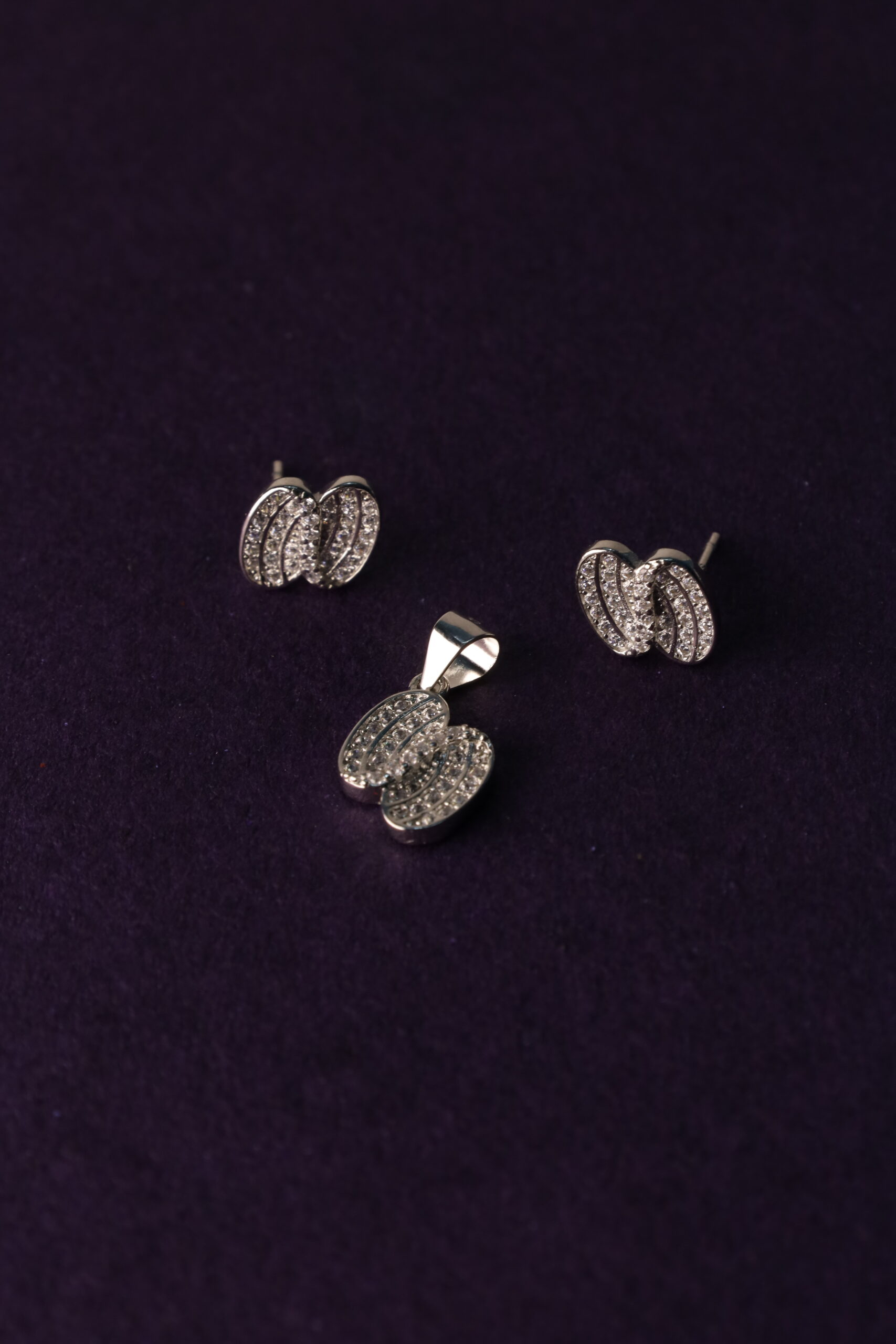 Zilvern Traditional Silver Pendant & Earring Set - Image 4